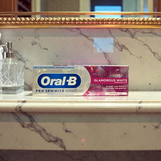Oral-B Pro 3D White Advanced Glamorous White Luxe zobu pasta